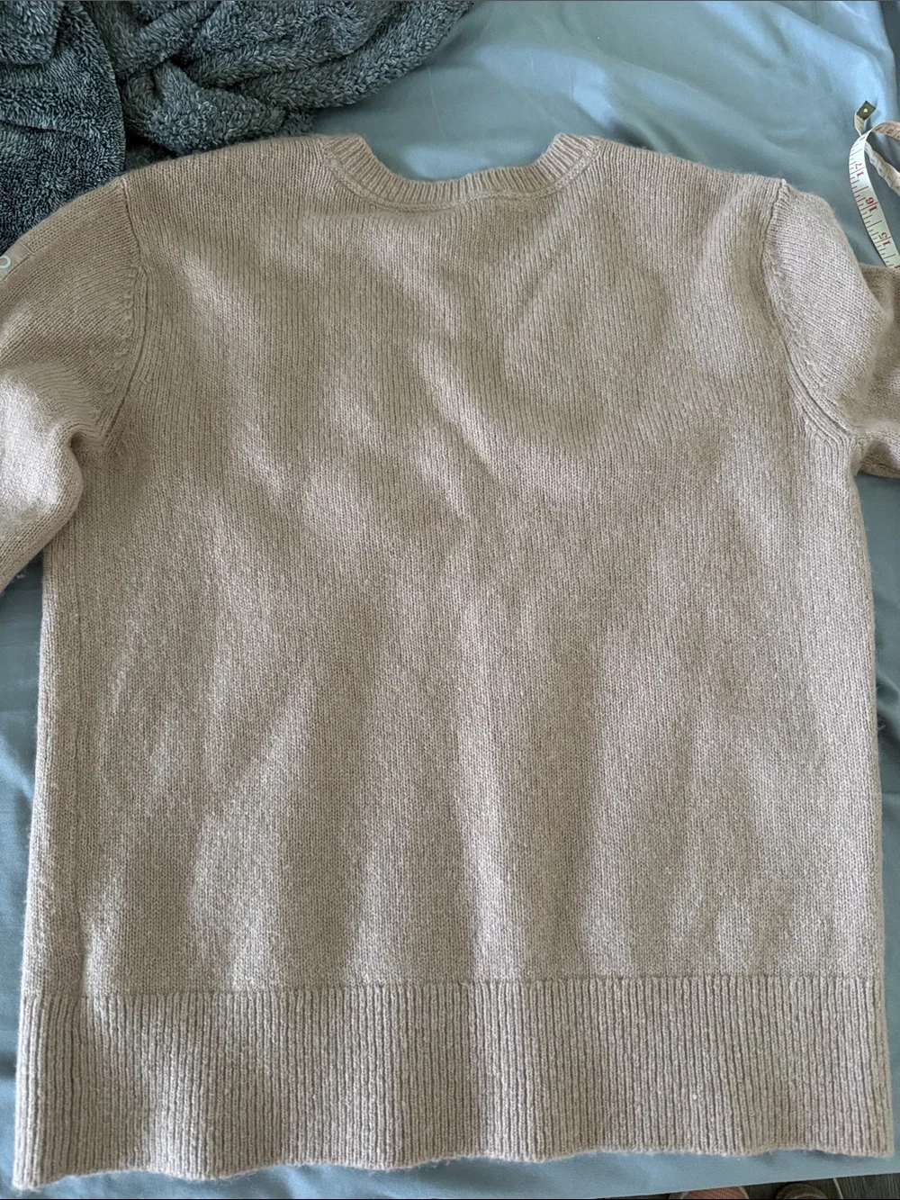 ALO Wool Cashmere New Class Oversized V-Neck Sweater, Chai Latte, size XS